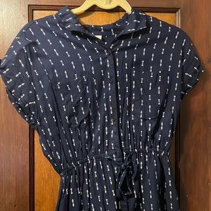 Woman’s collared midi dress